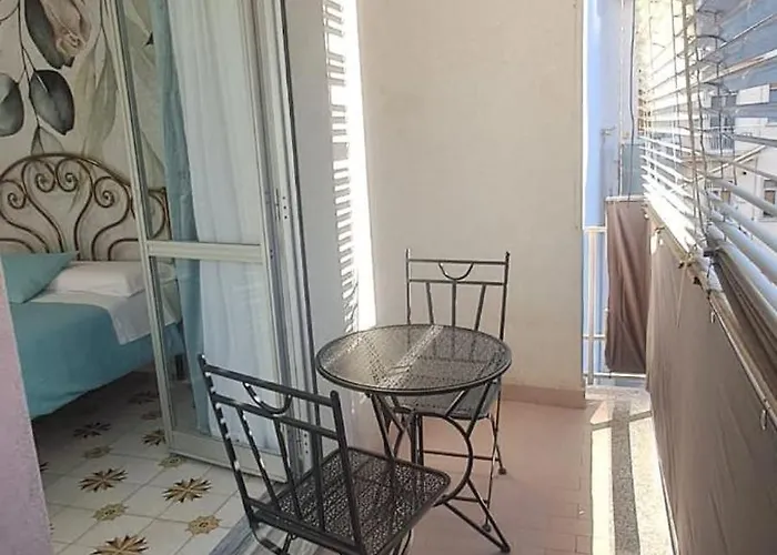 Couette-café Floridia 4*